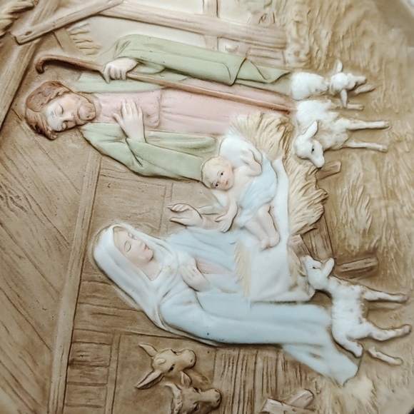 Manger Scene Plate - Picture 2 of 4